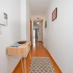 Spacious 3 Bedroom By The Beach