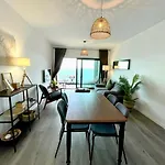 Ocean Cliff Apartment