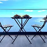 Ocean Cliff Apartment
