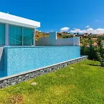 Villa Castanho - Modern House & Infinity Poll