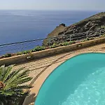 Very Confortable Holiday Villa In Canico, Madeira