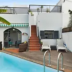 Villa Garajau House