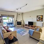Villa Garajau By Lovelystay
