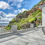 Valley House, A Home In Madeira