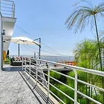 Studio 92, A Home In Madeira