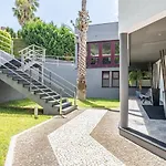 Ample Villa With Pool And Gorgeous Ocean View