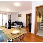Yellow Apartment T1