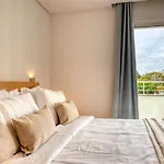 Jasmineiro, A Home In Madeira