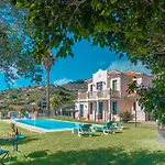 Royal Amores Villa