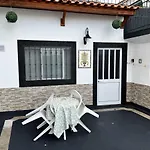 Elegant Spacious Studio Retreat Close To Funchal