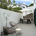 Pena Apartments A By Mth