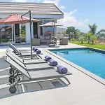 Villa Calheta Heights