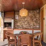La Maison Doree By An Island Apart