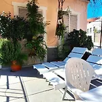 Sea Breeze Villa - In Front Of The Beach