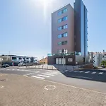 Maha By Kaamah - 2 Bedroom Oceanview Designer Apartment