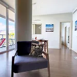 Southern Skies Apartment By Lovelystay