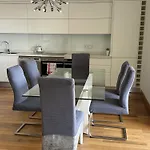 Nice And Modern Flat Near Airport