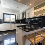 Luxury Haven: Heated Pool, Ac & Sun