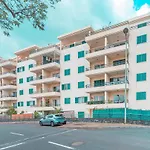 Ocean View Apartment In Canico De Baixo