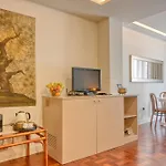 Colombo Square, A Home In Madeira