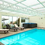 Casa Da Relva Com Piscina Aquecida Interna