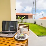Fernandes House