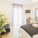 Fernandes House