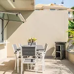 Diogo House - By Wehost