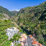 Stunning View Set In Nature - Recanto Of The Sea