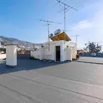 Lux City Center Apartment