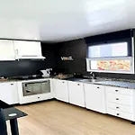 Great Studio With Sea Views