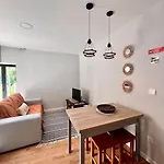 Roots Guesthouse- B