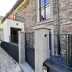 Roots Guesthouse - A