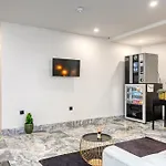 Bse15 Apartments 1B, A Home In Madeira