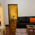 Chinchilla'S House Madeira Style