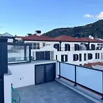Private 1 Bedroom House In Machico Centre