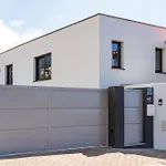 Star House -Jacuzzi & Aircon
