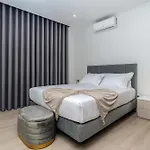 Star House -Jacuzzi & Aircon