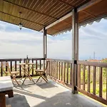 Chalet Do Relogio D'Agua, A Home In Madeira