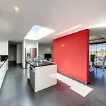 Traumhaus 2, Von Lsamadeira