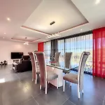 Traumhaus 2, Von Lsamadeira