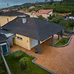 Porto Moniz Yellow House