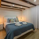 Vila Sun House Ab