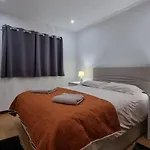 Lexus Apartment - Garajau
