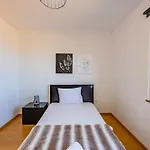 Zezita'S Place