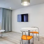 Bse15 Apartments 2F, A Home In Madeira