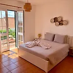 Oliveira'S Home