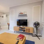 Lux City Center Apartment