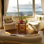 Apartment W Stunning View - Marina - Free Parking & Ac