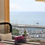 Apartment W Stunning View - Marina - Free Parking & Ac